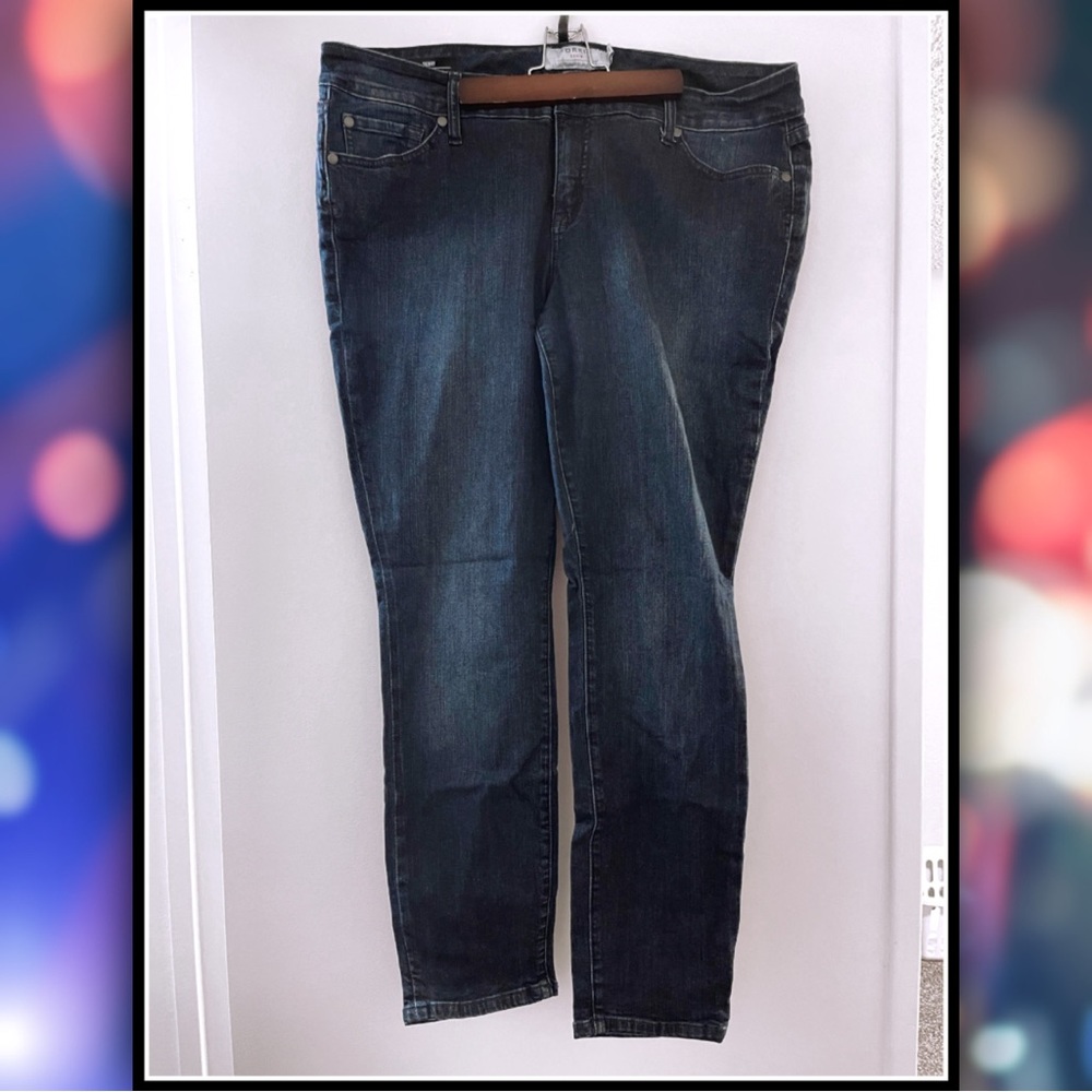 TORRID Dark Wash Skinny Jean #Tdwkj8B - Picture 4 of 5